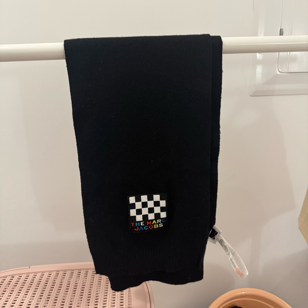 Marc Jacobs Muffler